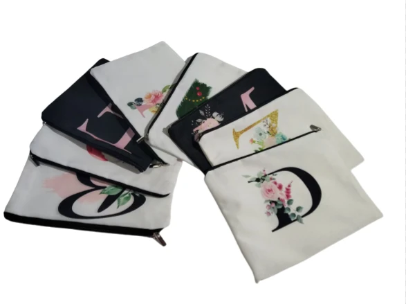 新款26字母印花姓氏化妆包花卉爆款字母手拿收纳包洗漱包防水白色