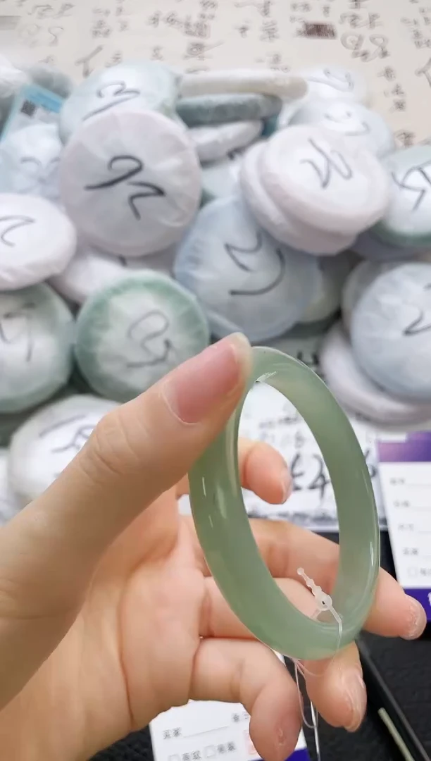 未镶嵌手镯石英质玉276-54
