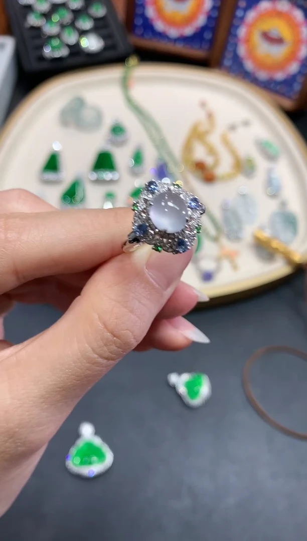 【闪购商品】翡翠戒指18K金镶嵌A765|6800