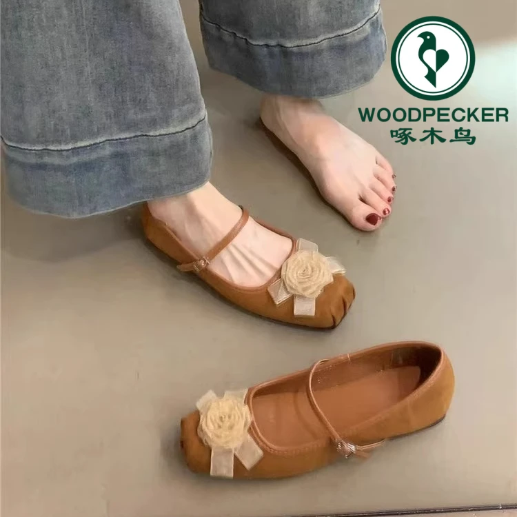 啄木鸟新中式花朵温柔风浅口单鞋女方头法式一字扣平底玛丽珍鞋