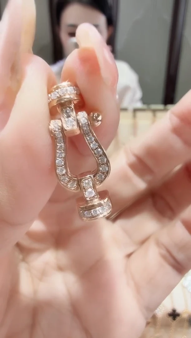 18K金镶嵌手链钻石手链