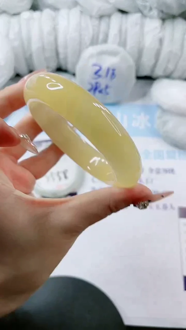 【闪购商品】石英质玉手镯未镶嵌多样性发货S559