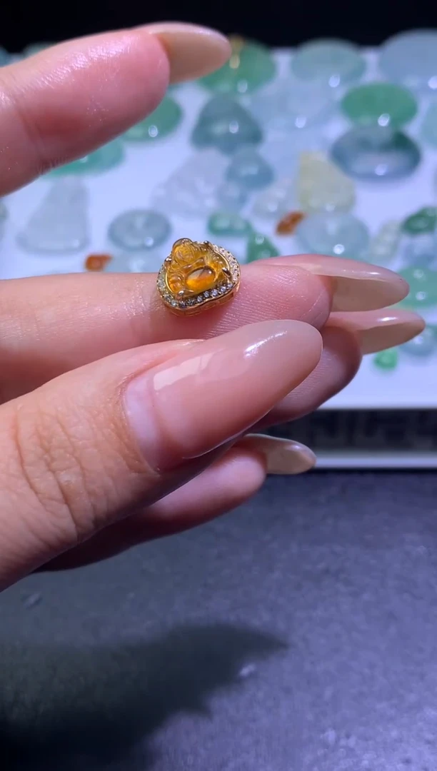 颈饰未镶嵌翡翠净货