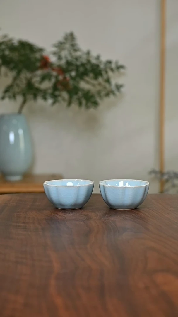 六合泰平杯2只 天青 微瑕 朱家汝窑款