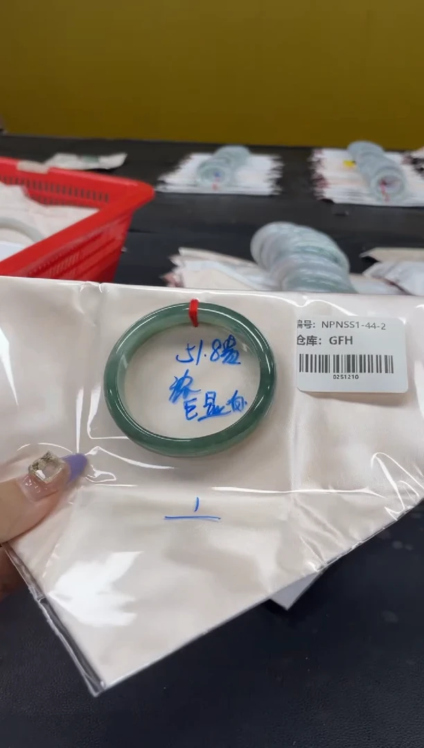 未镶嵌手镯翡翠翡翠手镯