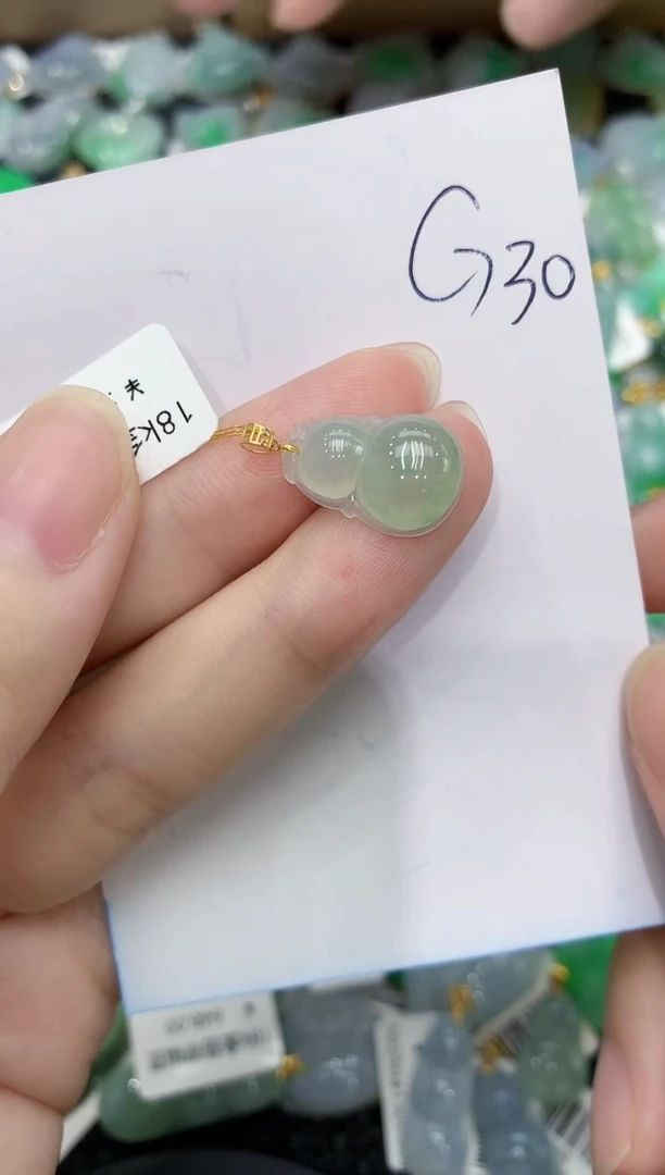 翡翠18K金镶嵌颈饰111111111