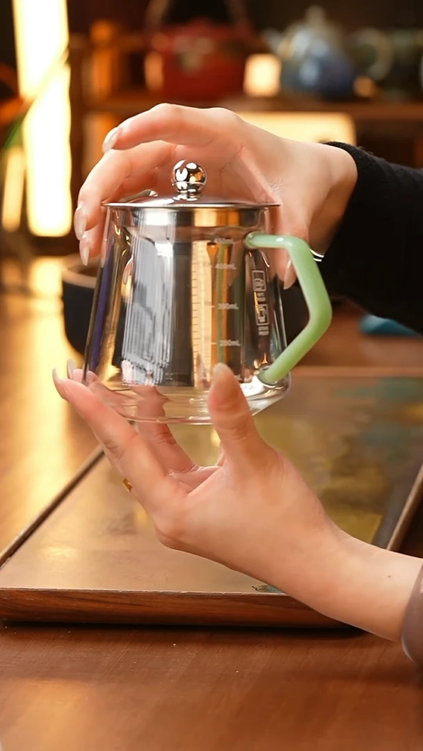 【闪购商品】雅韵刻度量杯浅玉+不锈钢茶仓