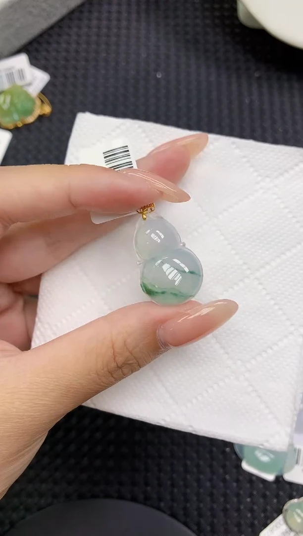 颈饰18K金镶嵌翡翠 11111111111