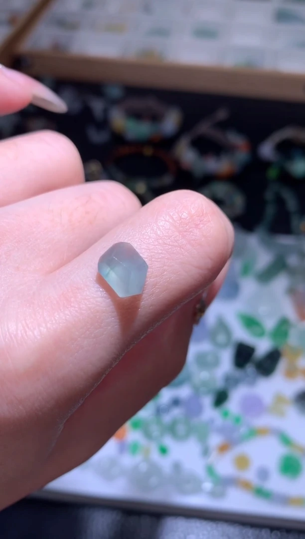 未镶嵌定制翡翠切割