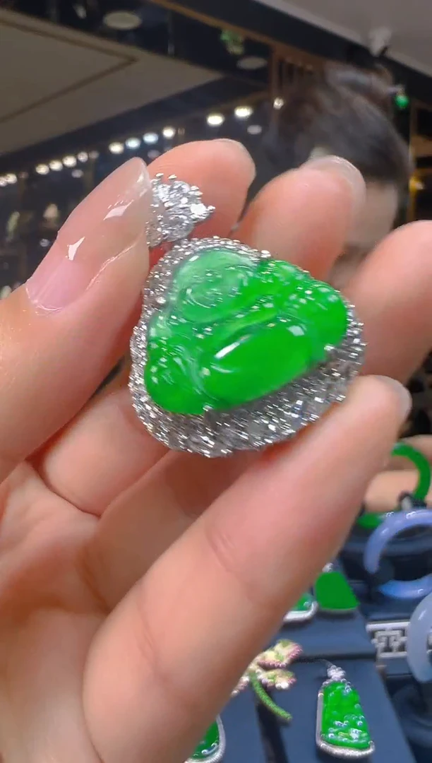 翡翠银S925镶嵌吊坠(赠链)089(多样性发货发其一)