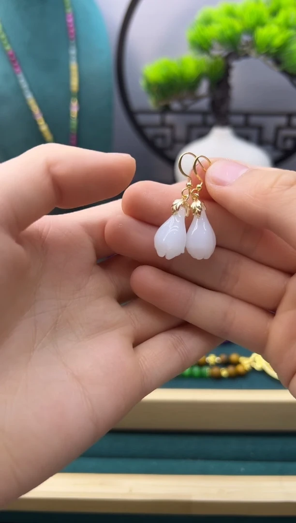 【闪购商品】和田玉耳饰14K金镶嵌E169