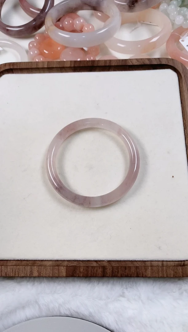 【闪购商品】石英质玉手镯未镶嵌22