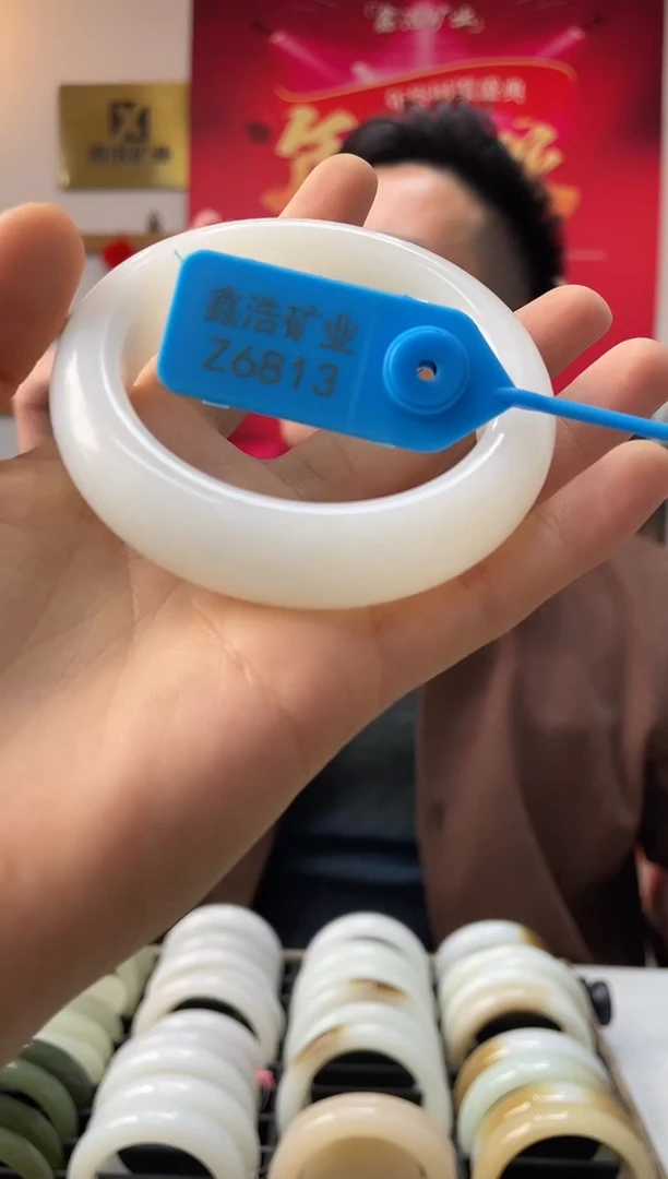 【闪购商品】和田玉手镯未镶嵌白玉Z6813圈口59-60