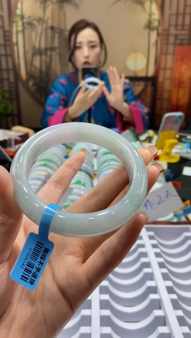 【闪购商品】翡翠手镯未镶嵌00010786