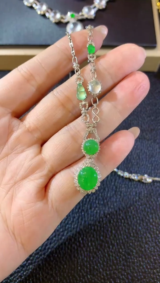 套链18K金镶嵌翡翠D46