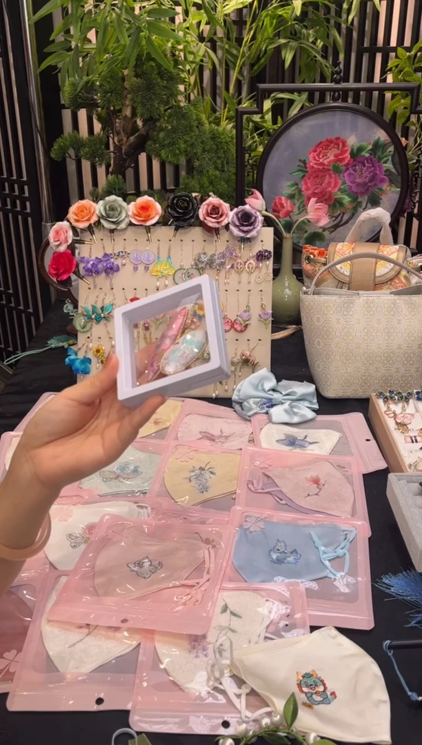 织绣?非遗苏绣手工饰品
