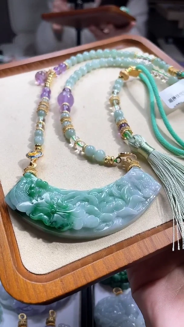 【闪购商品】翡翠颈饰未镶嵌吊坠