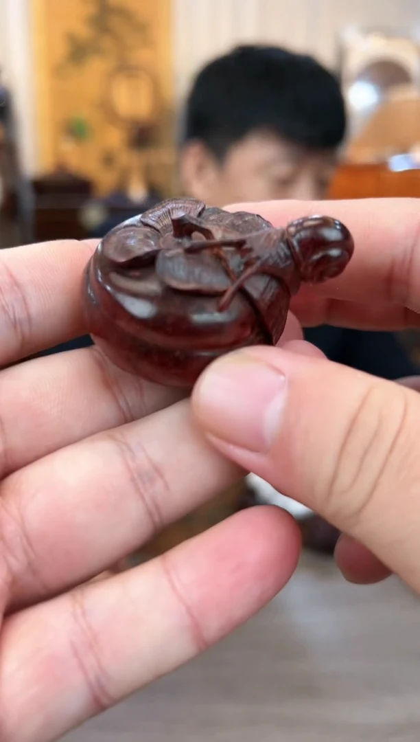 【闪购商品】紫檀木类成套家具小叶紫檀    柿子叶子蜗牛手把件