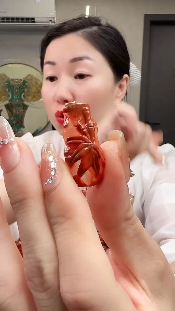 18K金镶嵌吊坠南红玛瑙/竹节