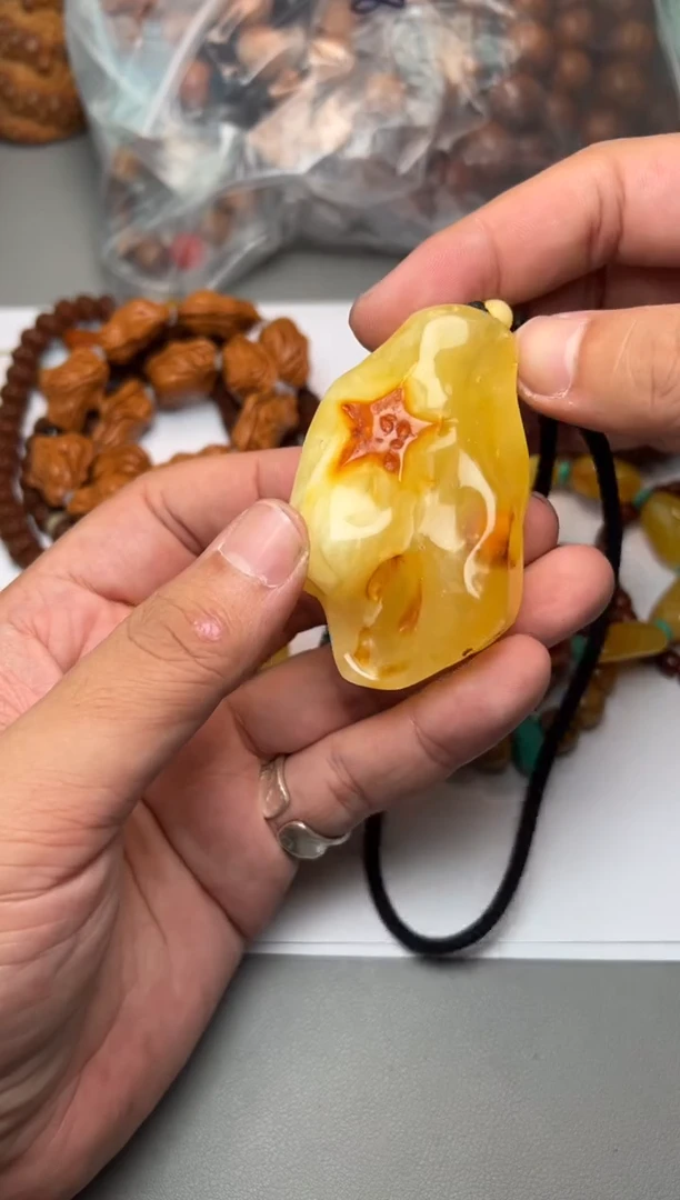 未镶嵌吊坠(不含链)蜜蜡蜜蜡把件