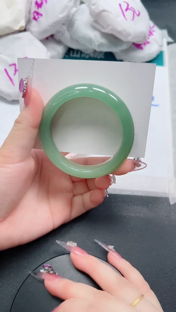 未镶嵌手镯石英质玉9-54