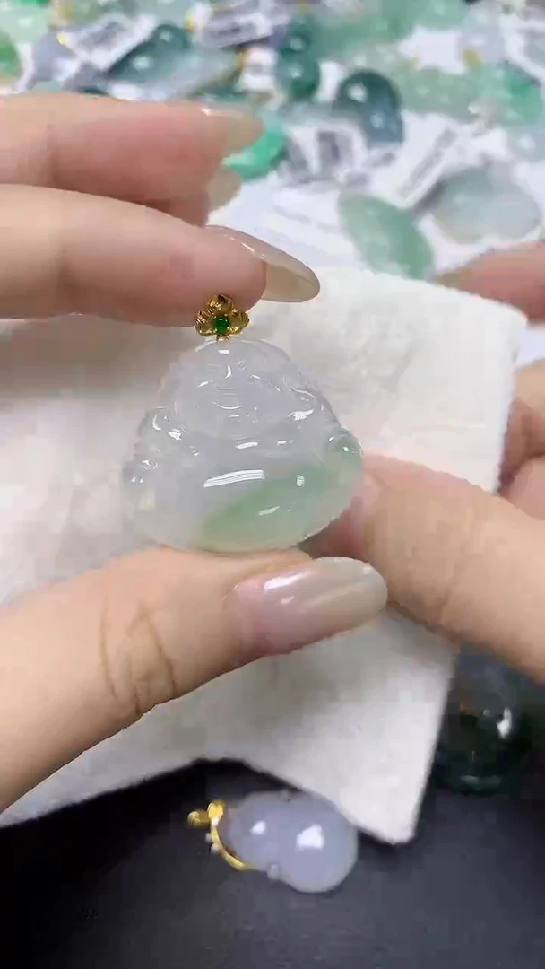 翡翠18K金镶嵌颈饰天然缅甸翡翠A货