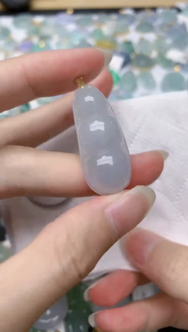 翡翠18K金镶嵌颈饰天然A货翡翠
