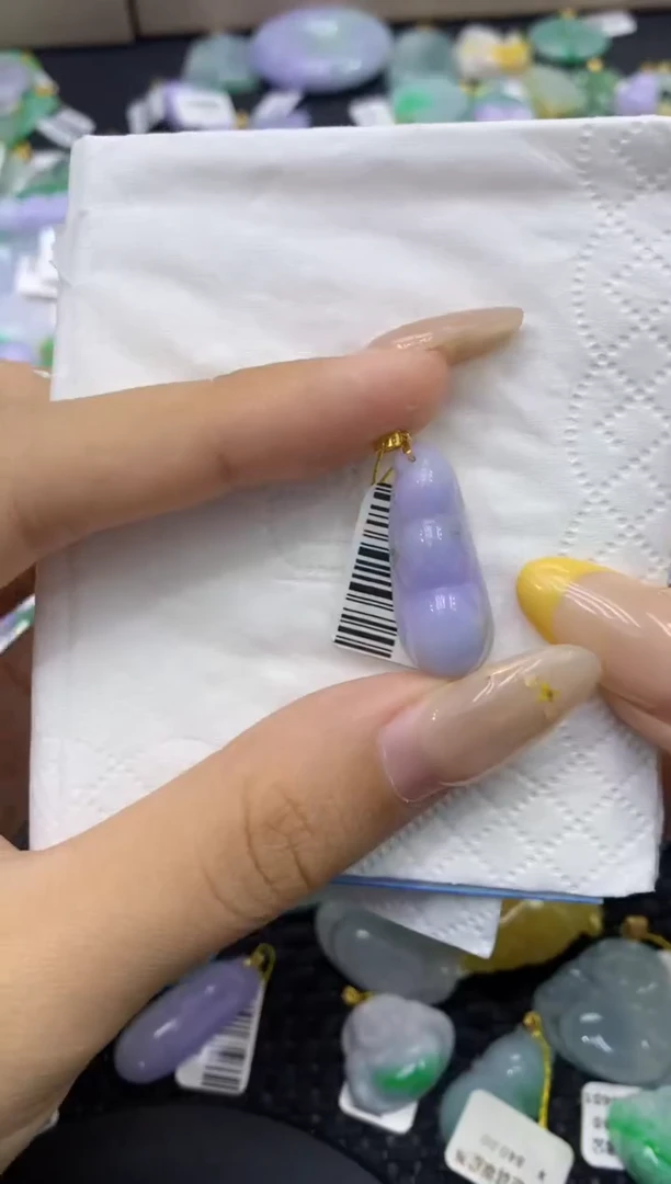 颈饰18K金镶嵌翡翠天然缅甸翡翠A货