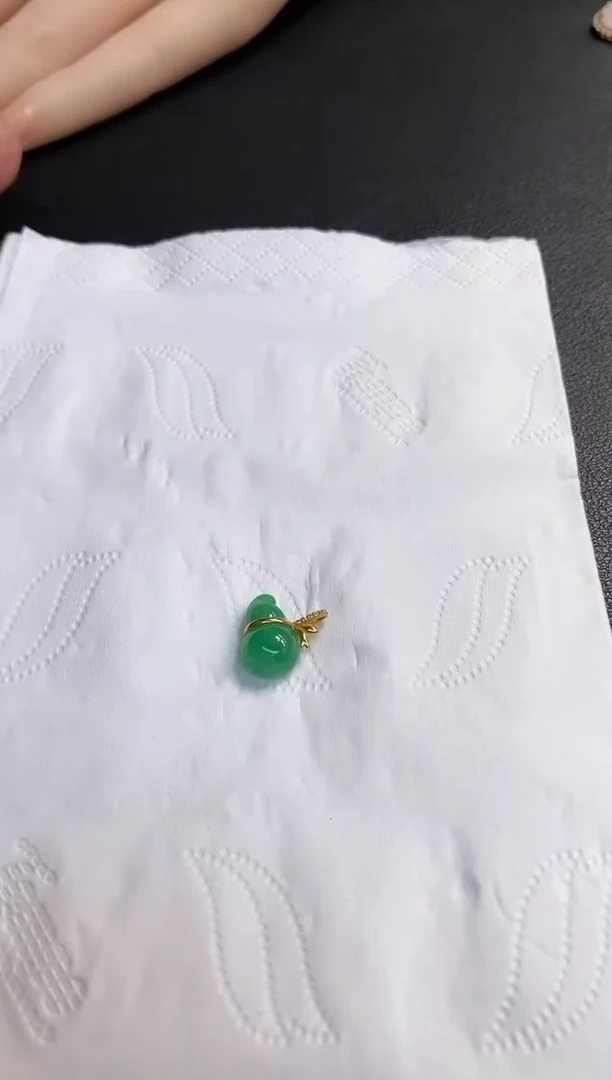 颈饰18K金镶嵌翡翠慕**双葫芦