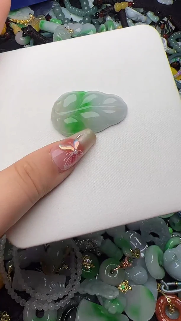 翡翠未镶嵌颈饰天然缅甸翡翠吊坠