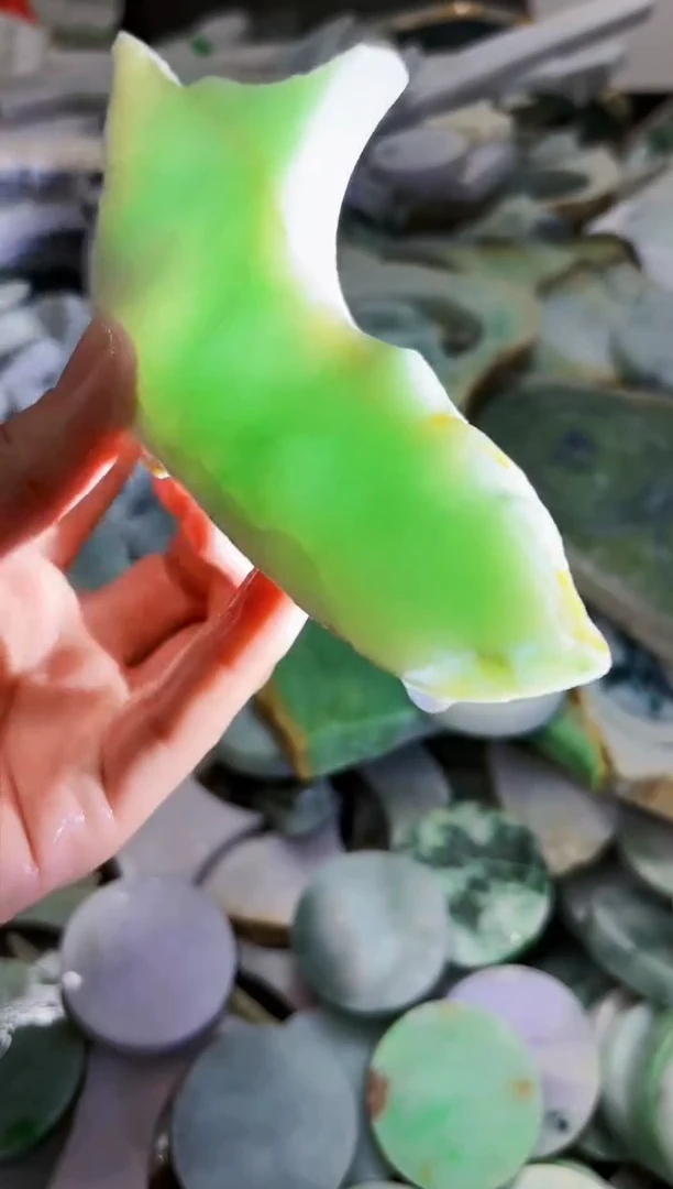 【闪购商品】翡翠颈饰未镶嵌A货白谭22060