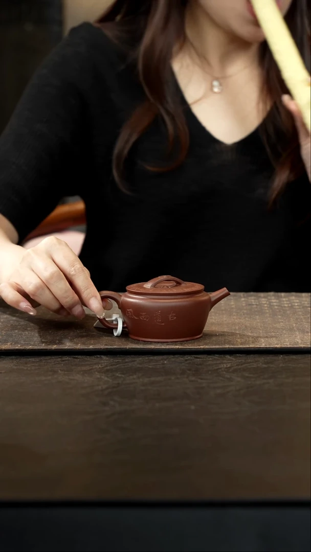 茶壶紫砂底槽青清流汉瓦刻绘150cc