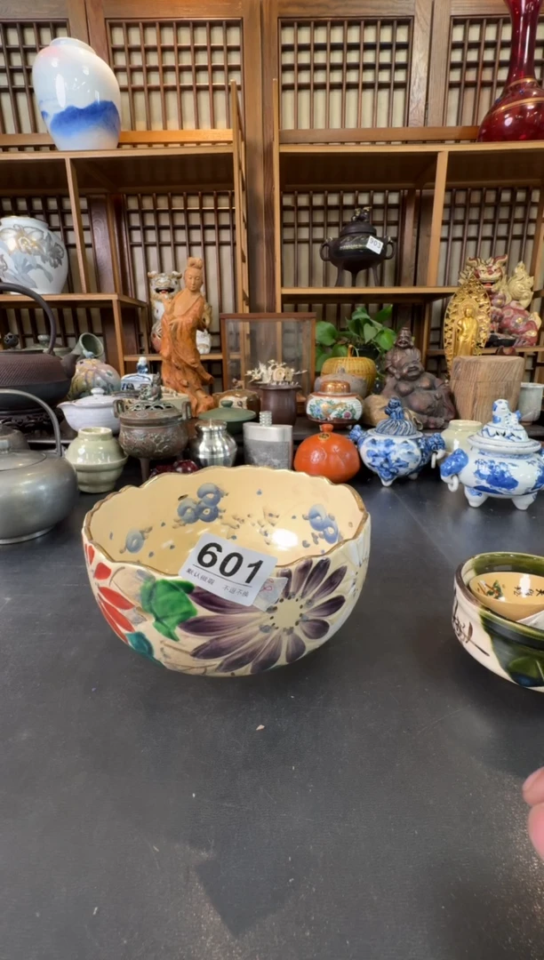 摆件旧**曲中古物品，谨慎参拍。