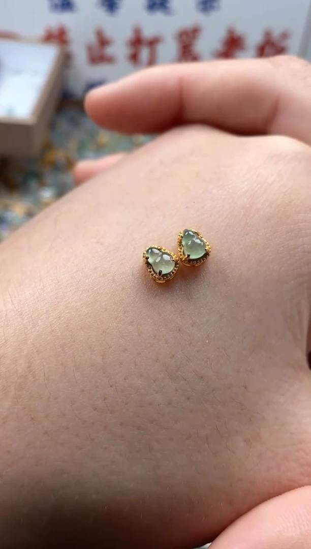 【闪购商品】翡翠颈饰未镶嵌哥哥