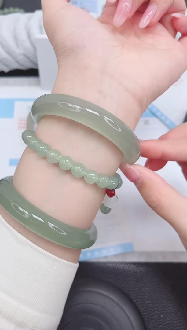 未镶嵌手镯石英质玉209-62.3