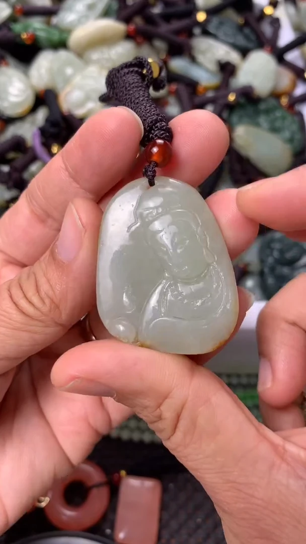 【闪购商品】和田玉颈饰未镶嵌多样性发货没有证书拍一发一有瑕