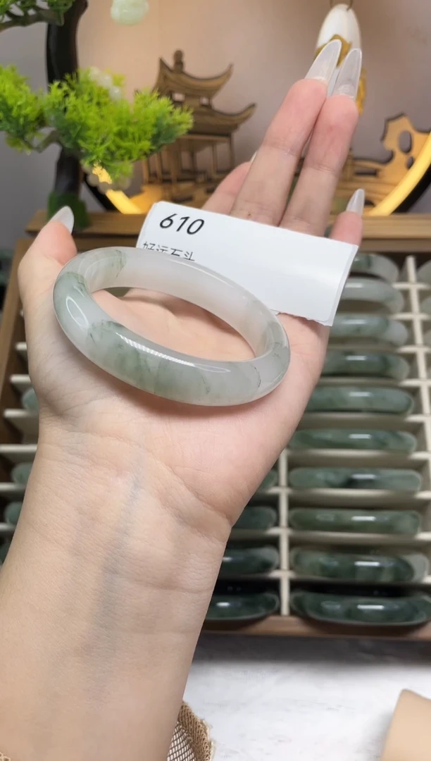 未镶嵌手镯石英质玉610