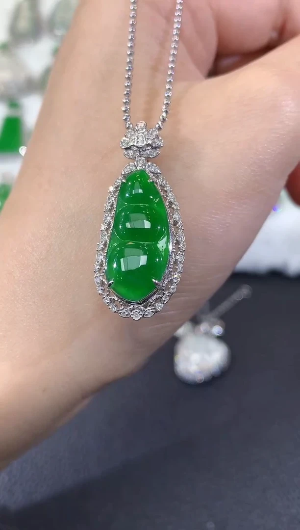 吊坠(不含链)18K金镶嵌翡翠C40