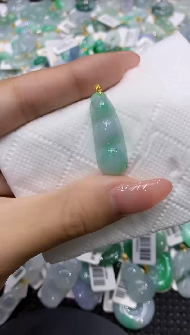颈饰18K金镶嵌翡翠111111111111