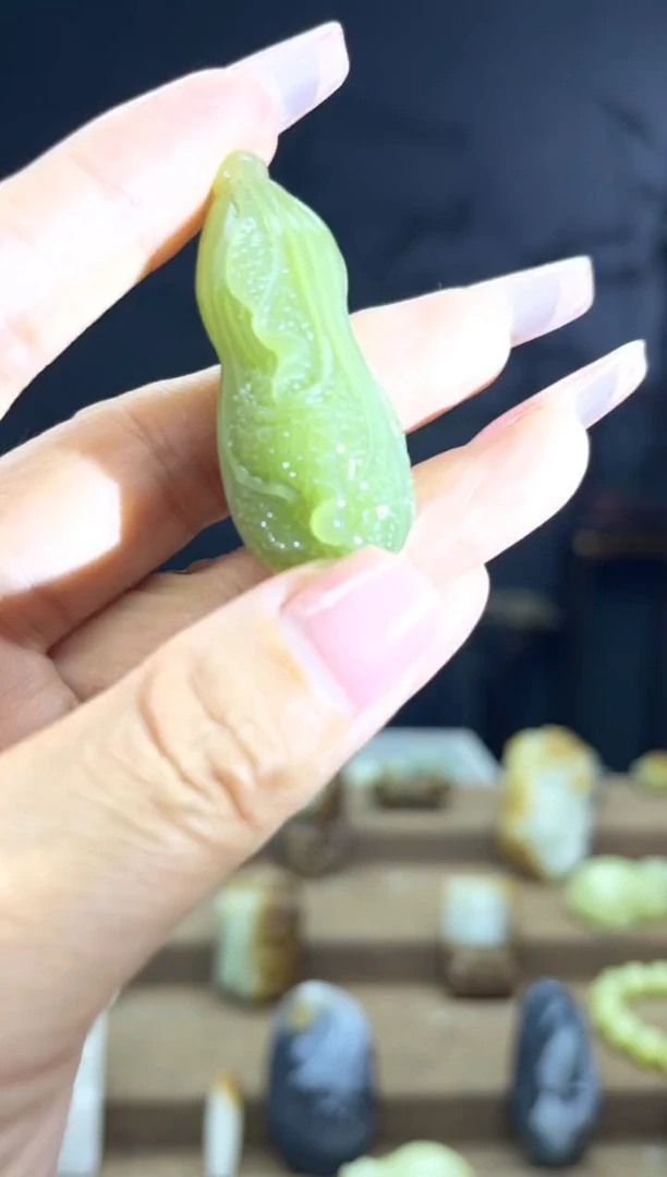 颈饰未镶嵌和田玉1