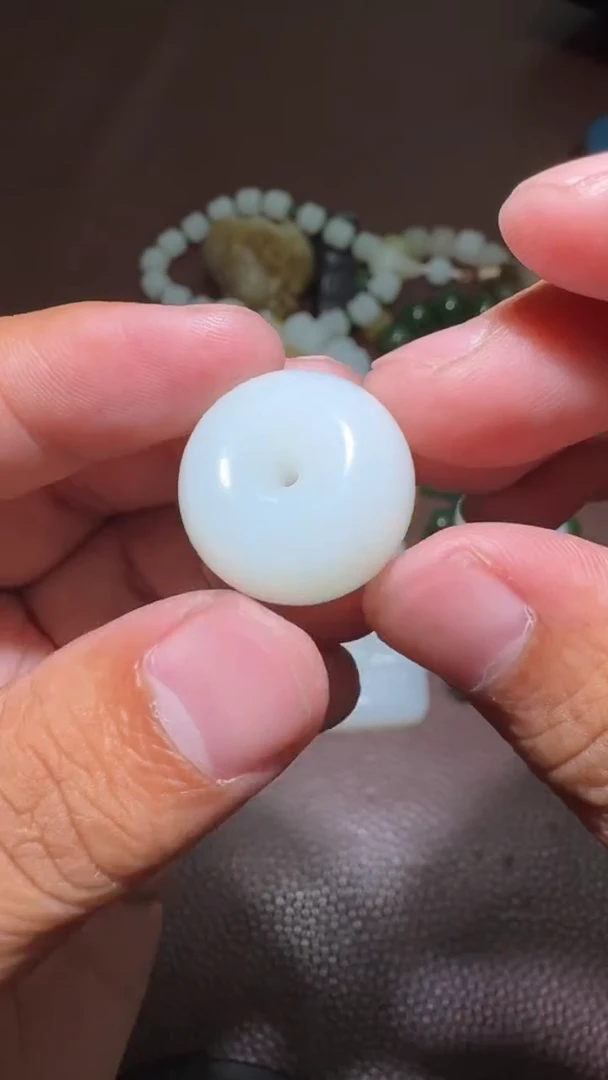 未镶嵌和田玉挂件和田玉