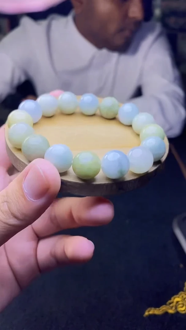 定制翡翠未镶嵌天然缅甸A货翡翠，多样性发货，拍一发一