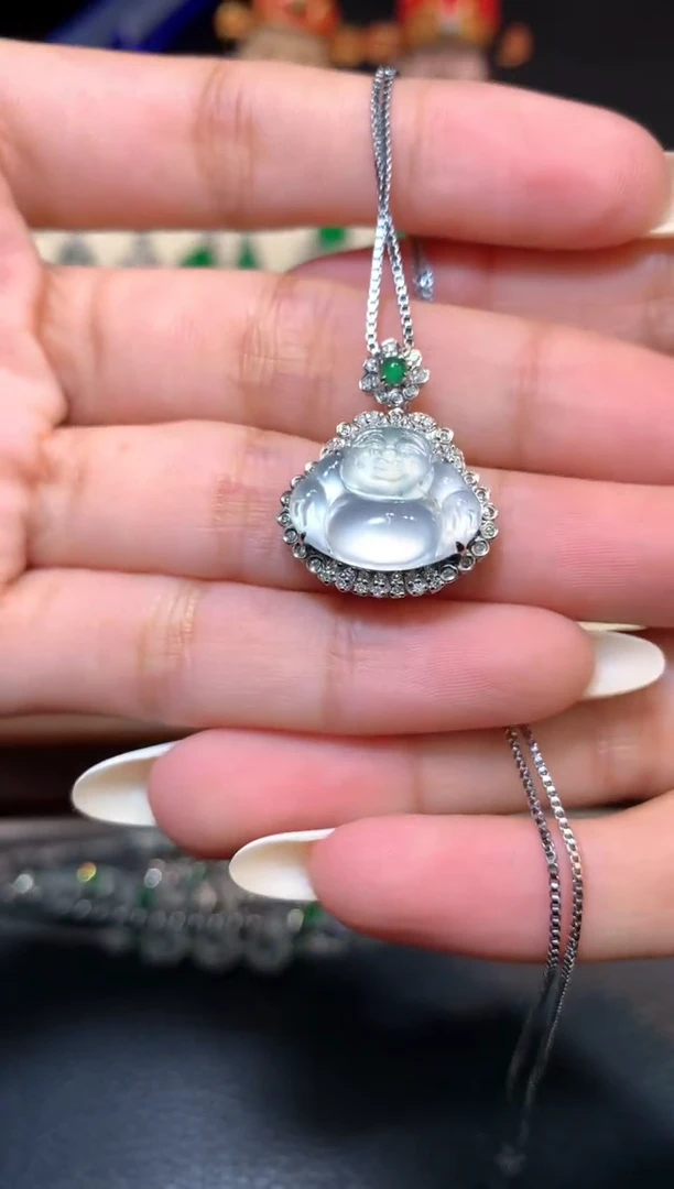 颈饰18K金镶嵌翡翠1