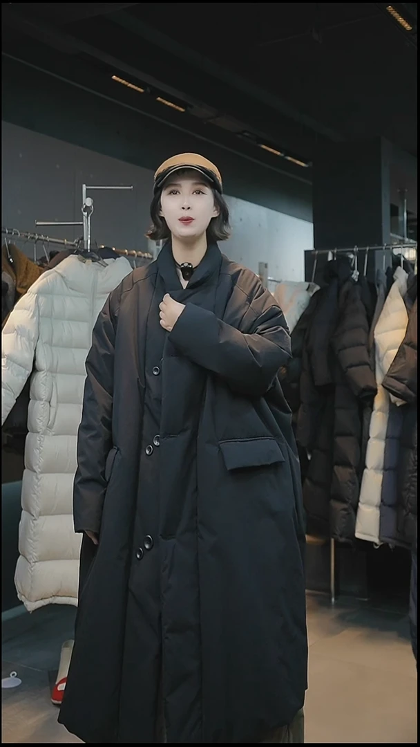 羡****猴黑色羽绒外套黑色羽绒外套