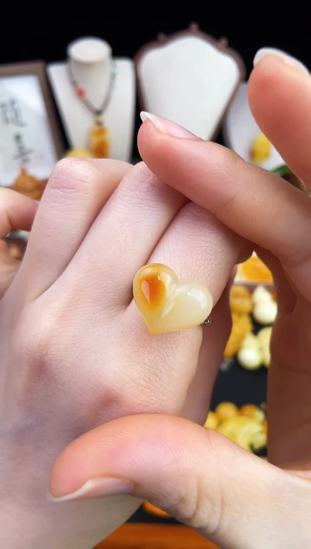 琥珀未镶嵌珠宝奇石柒月