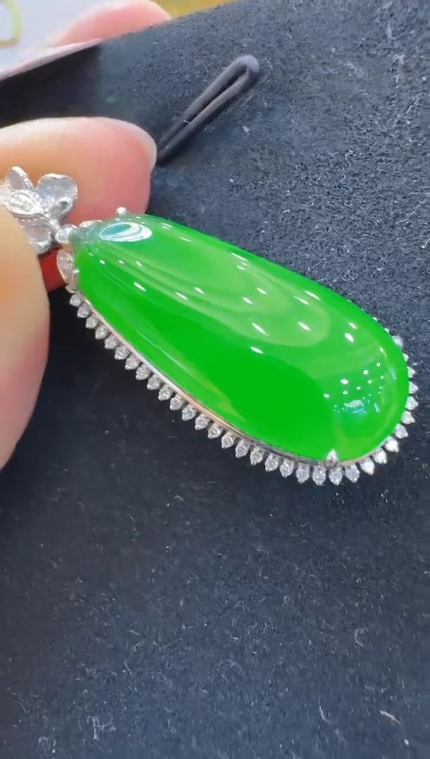 翡翠18K金镶嵌吊坠(不含链)多样性发货拍一发一