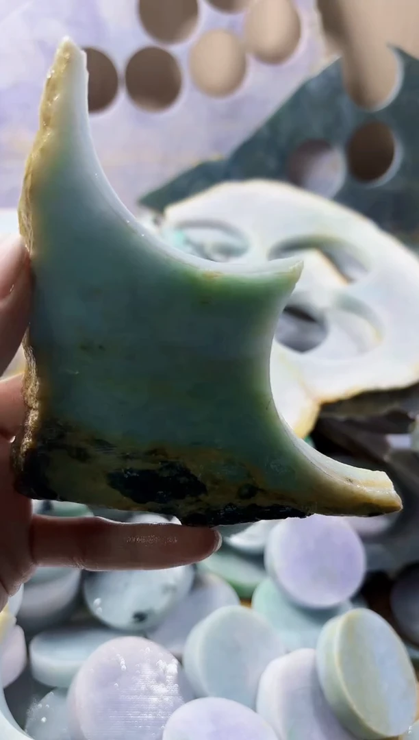 翡翠未镶嵌颈饰翡翠A货 陈谭468