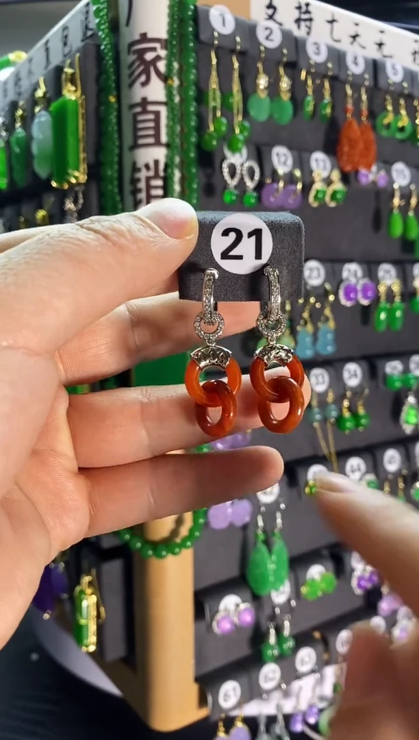 【闪购商品】翡翠耳饰银S925镶嵌21...