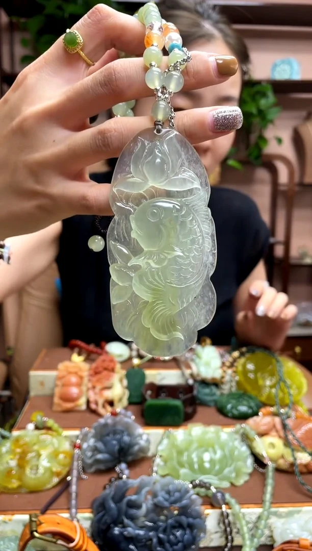 未镶嵌岫玉吊坠·