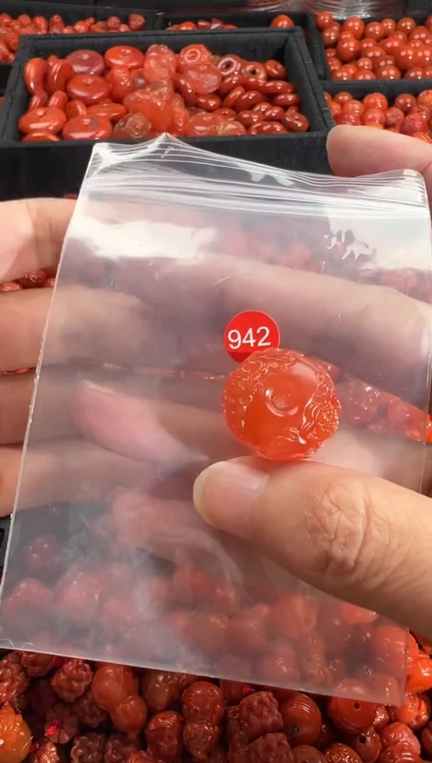 颈饰未镶嵌南红玛瑙1